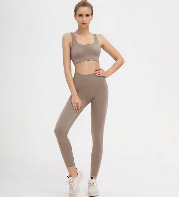 THE RADIANT BR Sports Tops / Leggings